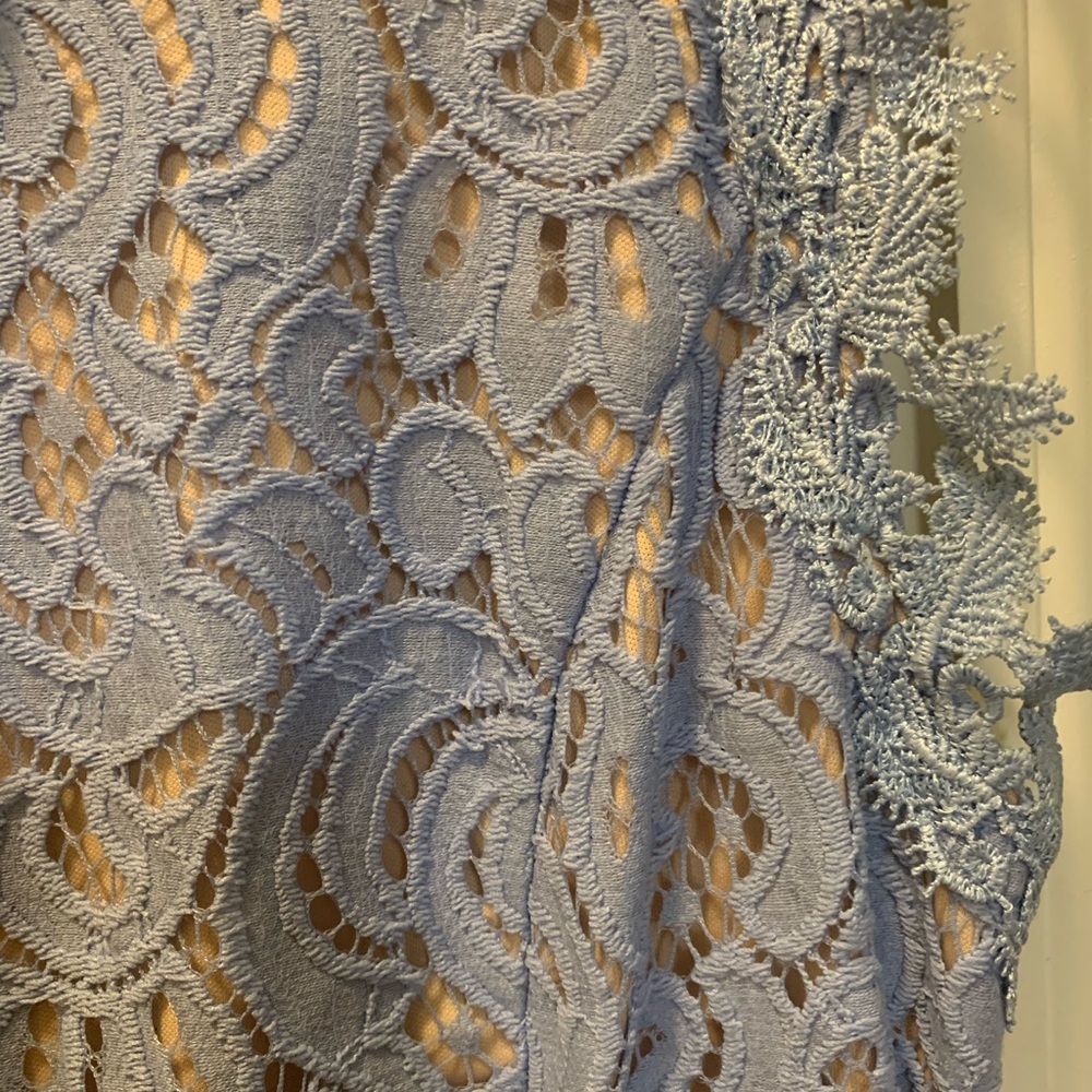 Francesca’s light blue lace dress - Picture 4 of 5